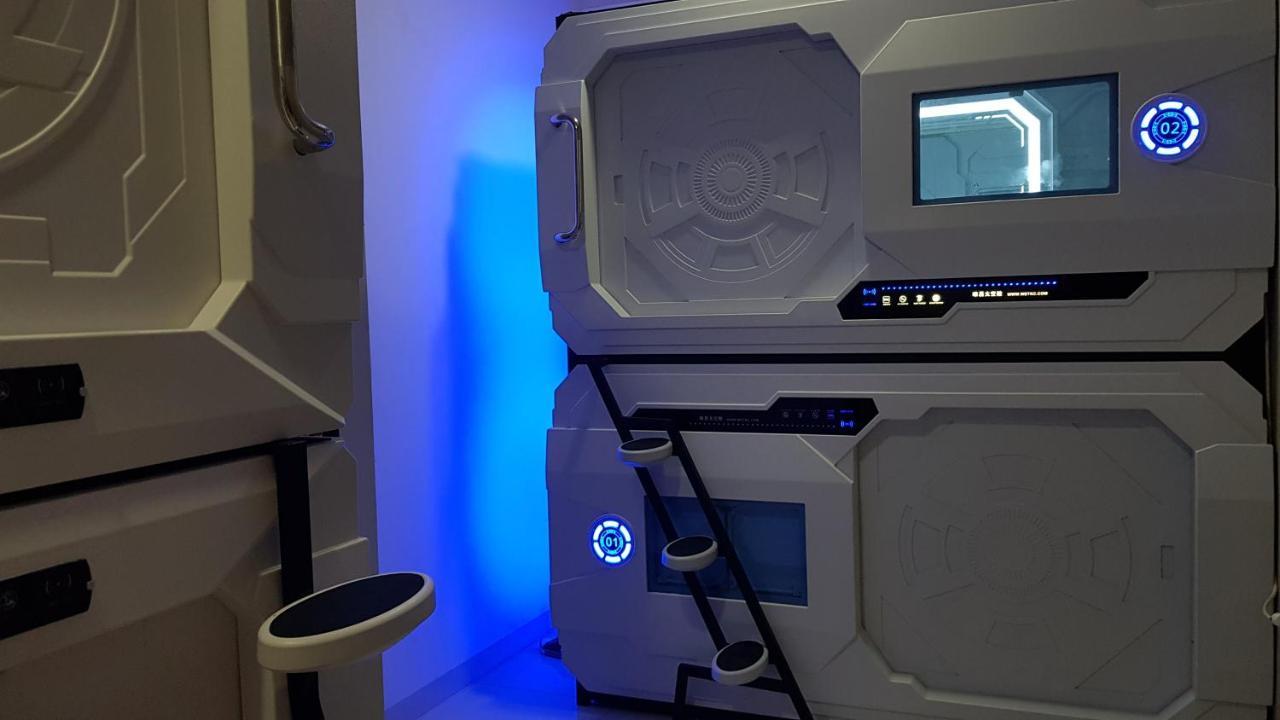 Apollo Capsule Hotel Ende Exterior photo